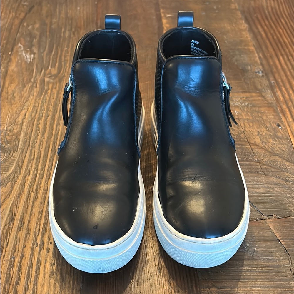 Steve Madden Black and White Sneakers with Slip-On Design and Rubber Sole